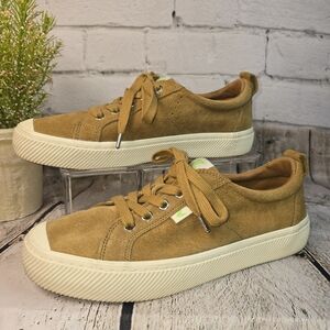 CARIUMA UNISEX OCA LOW CAMEL SUEDE SNEAKER WOMENS SIZE 9